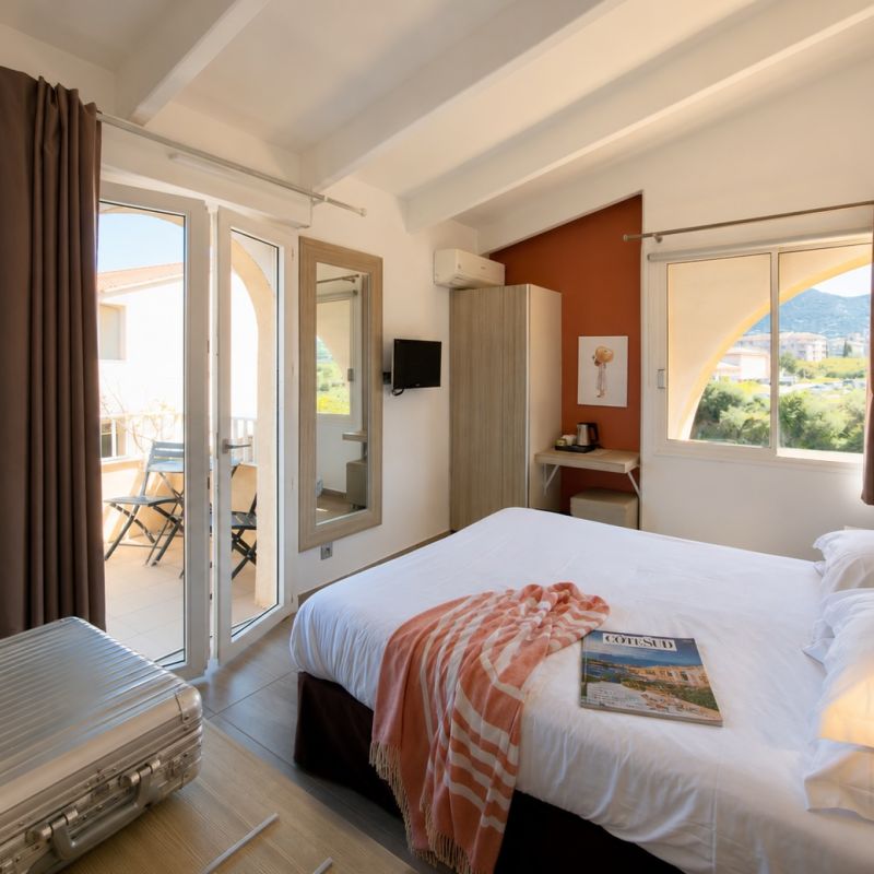 chambre superieure hero hotel ile rousse 03 2026