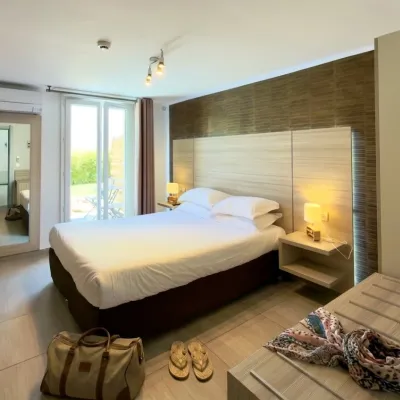 chambre pmr 05 hotel ile rousse 2026 13