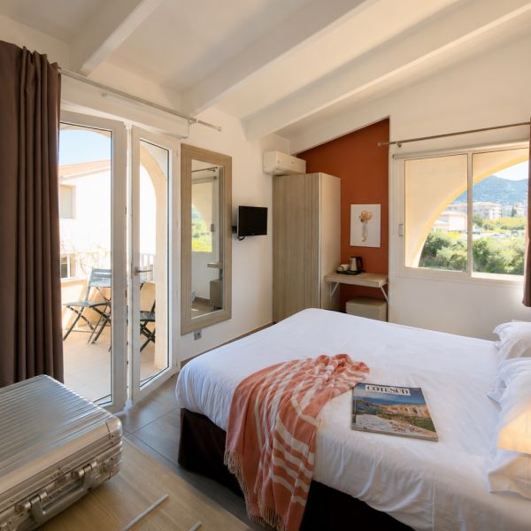 chambre superieure hero hotel ile rousse 03 2026