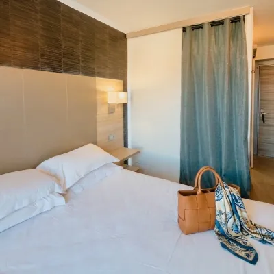 chambre standard 15 hotel ile rousse 2026 13
